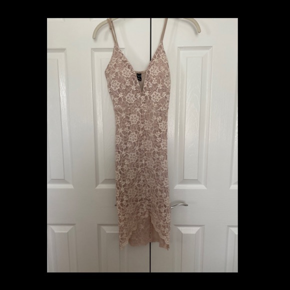 Cream lace mini dress - Picture 2 of 2